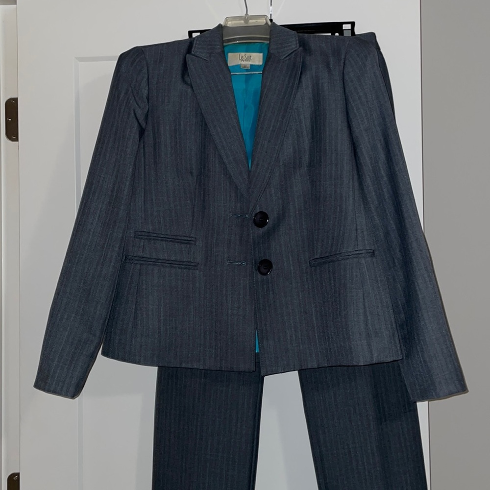 Le Suit Gray Pinstripe Blazer and Pants Set